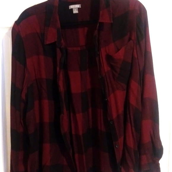 Red plaid open face flannel shirt - Picture 1 of 3